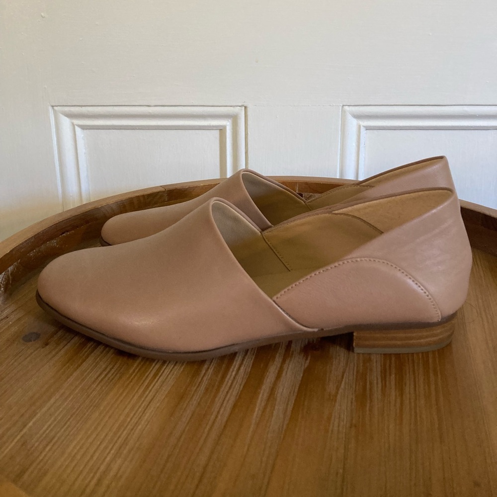 Clarks Nude Leather Loafer Flats Sz 7.5